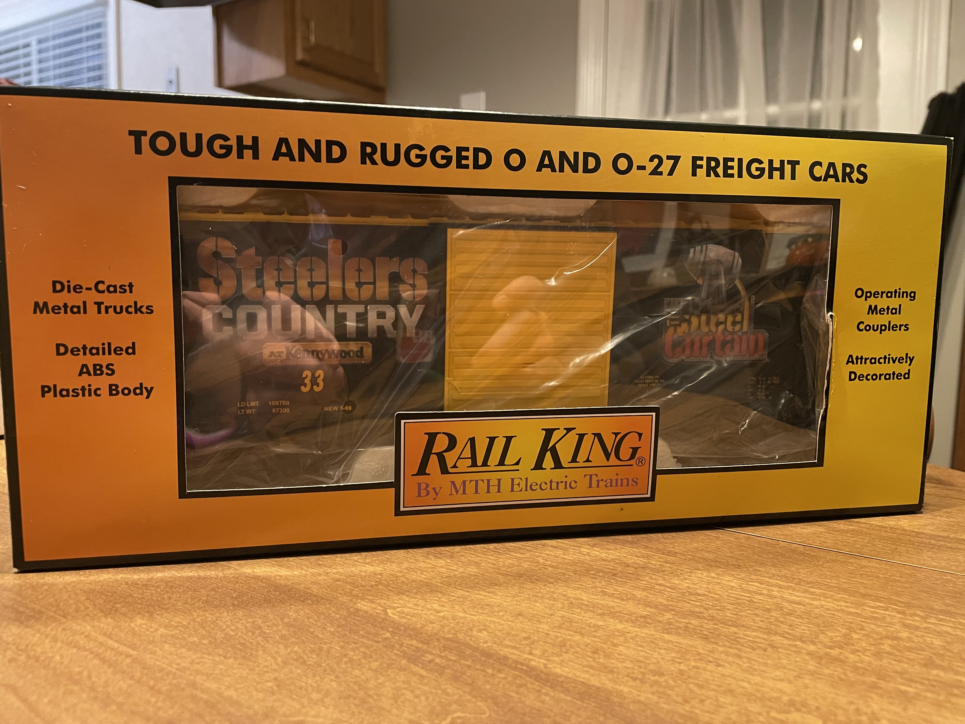 Steel Curtain O Gauge boxcar.