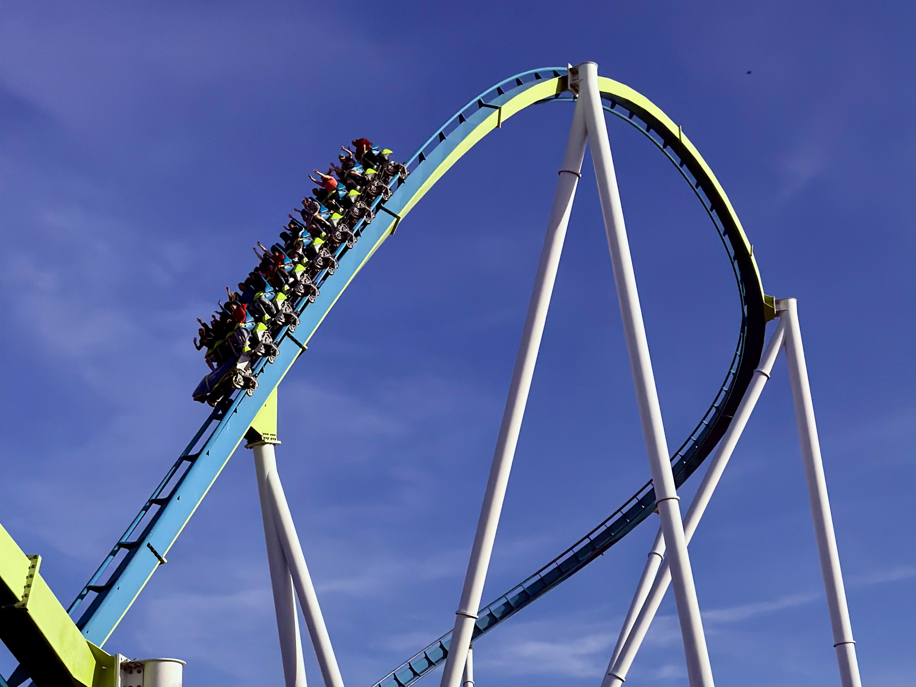 Fury 325